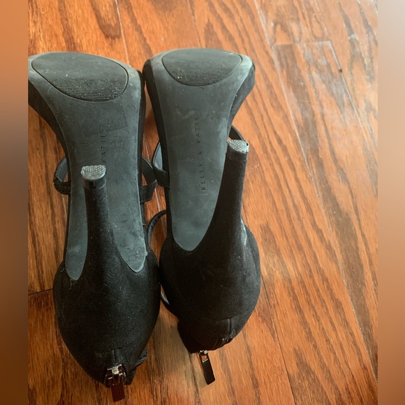 Kelly & Katie Black Strap Heels Sandals - Picture 3 of 3